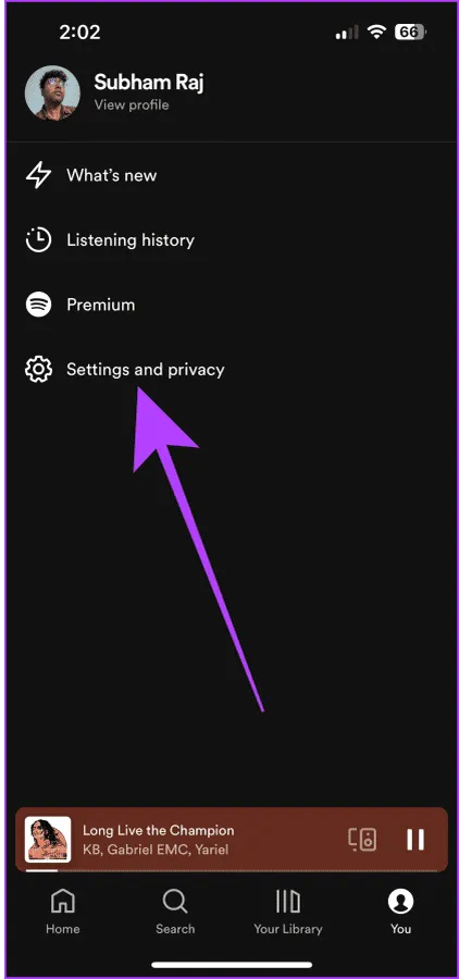 13. Abre la configuración y privacidad de Spotify